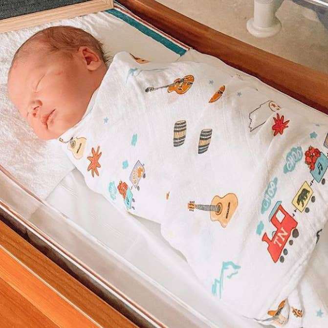 Tennessee Baby Swaddle Blanket (Unisex)1