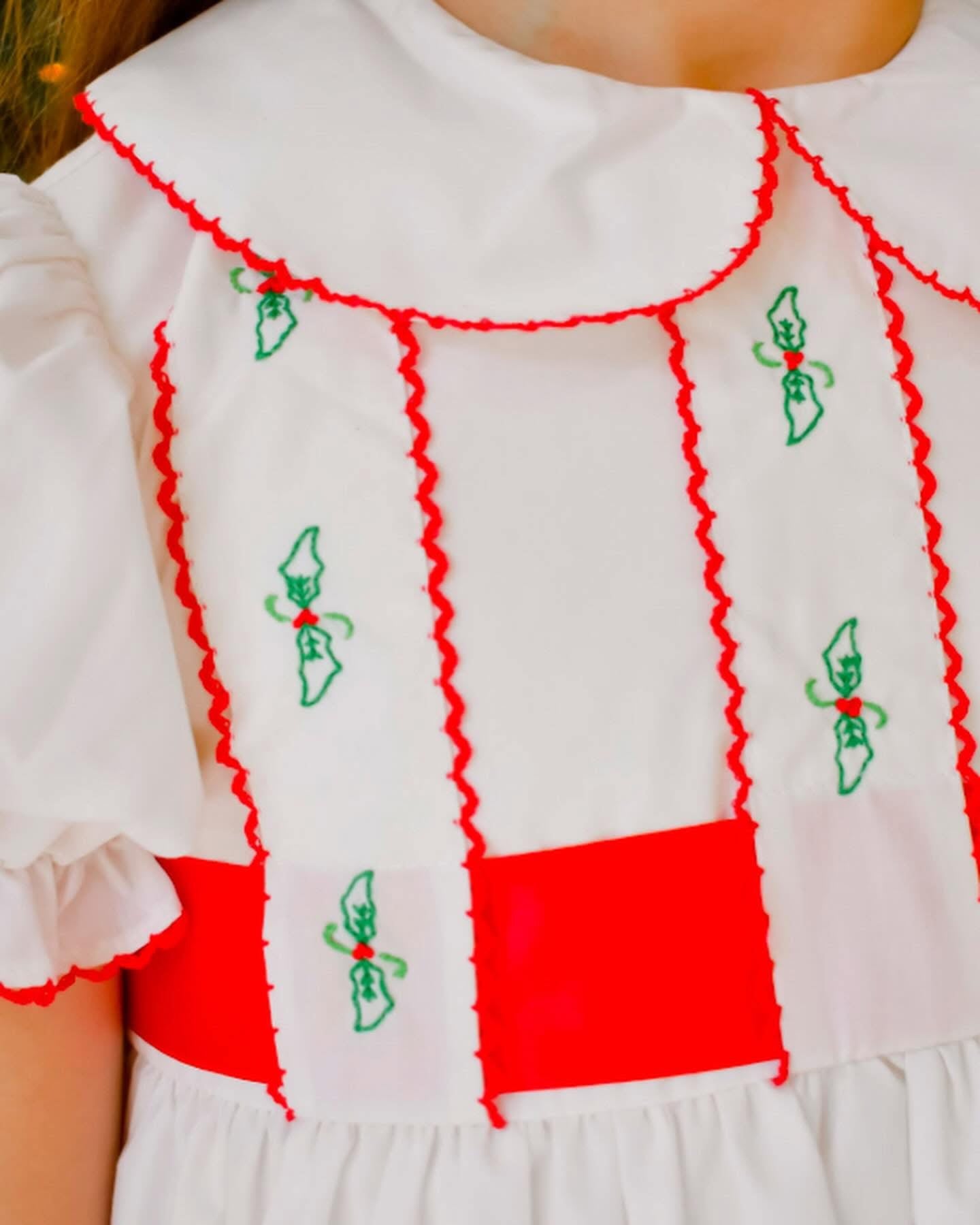 Heirloom Girl Bubble-Christmas Hollies